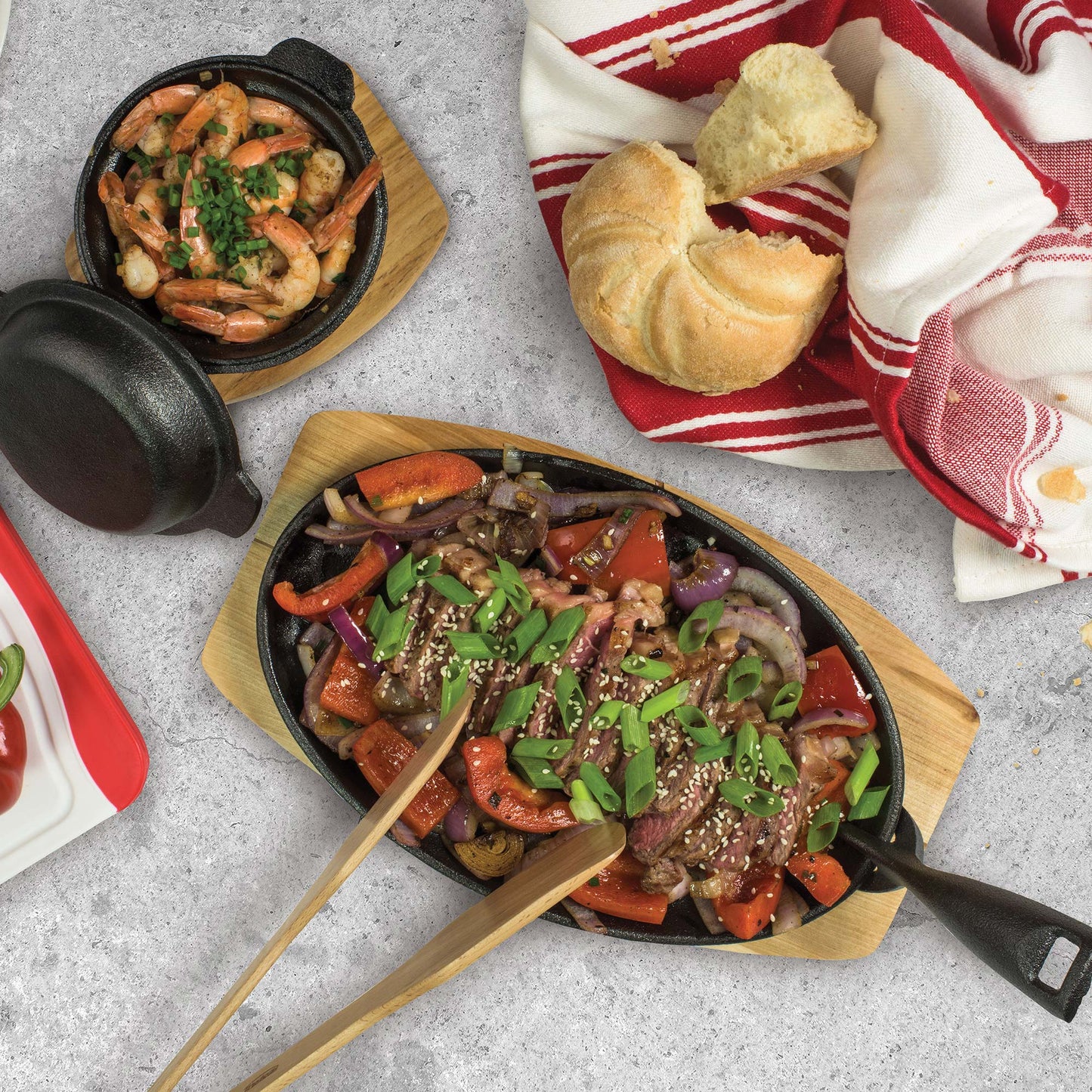 PYROCAST Oval Sizzle Plate with Maple Tray