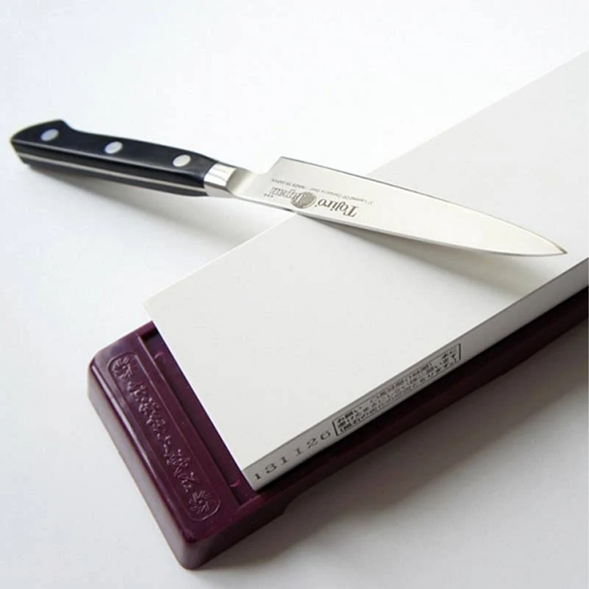 Tojiro Whetstone Professional (Finishing) 8000 Grit - w/Non-Slip Stan, 265x80x40mm - Kitchenly