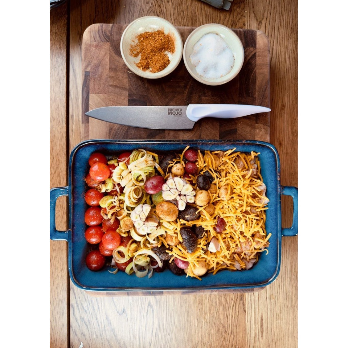 Samura MOJO Knife Block Set 6Pcs White: Paring, Utility, Fillet, Bread, Chef's Knives, Grey Brush Block - Kitchenly