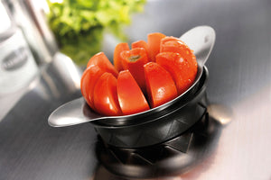 Tomato- and apple slicer POMO