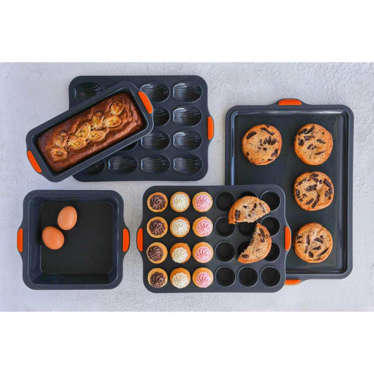 Silicone 16 Cup Madeleine Pan, 35.5 x 24.5 x 2cm (6.5 x 4.5cm) - Grey