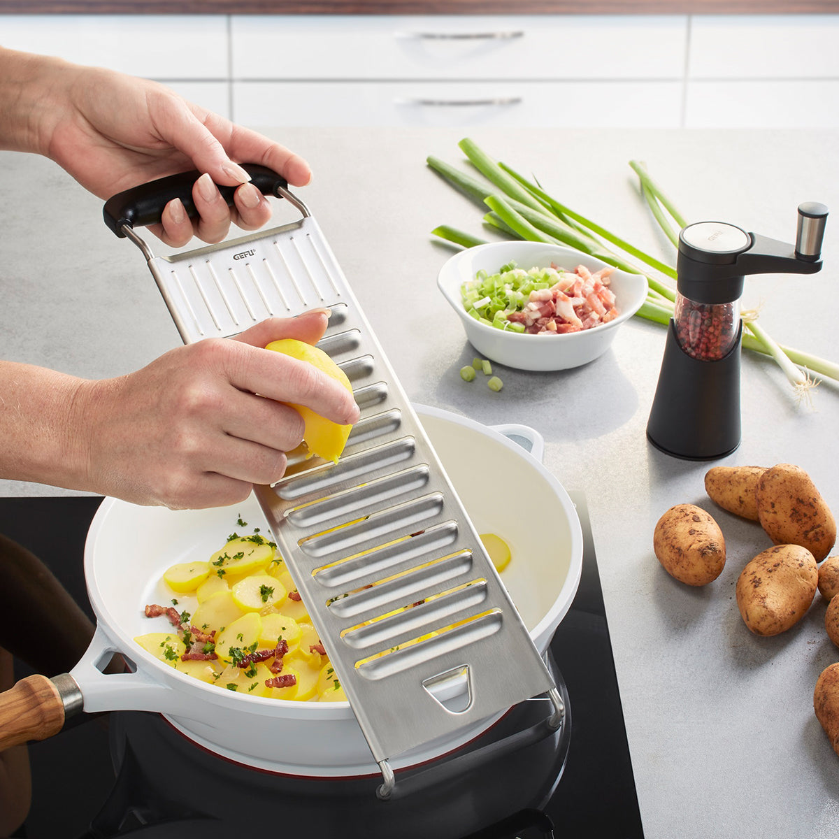 Potato slicer PATO