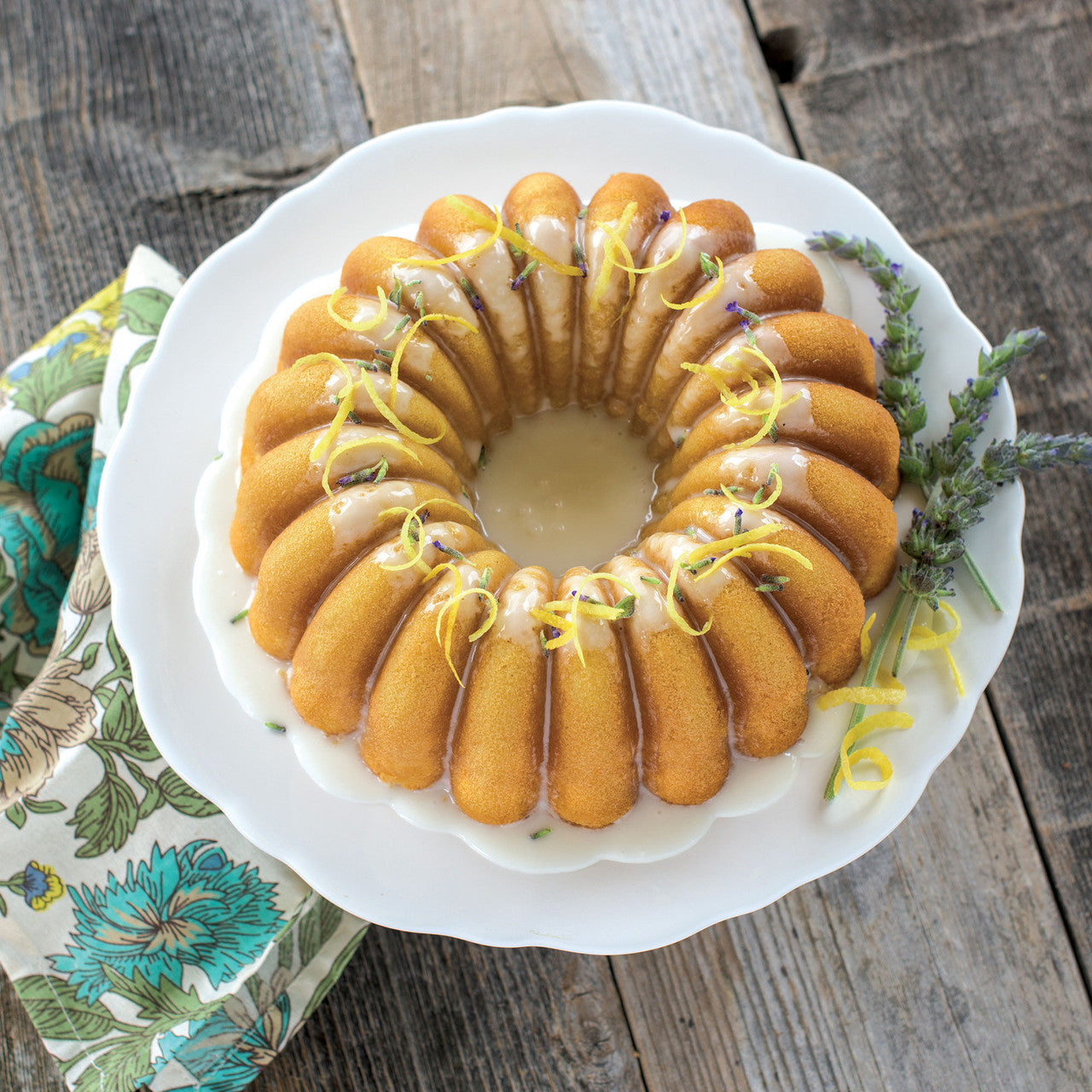 Elegant Party Bundt® Pan 23.5 x 24 x 9.5cm