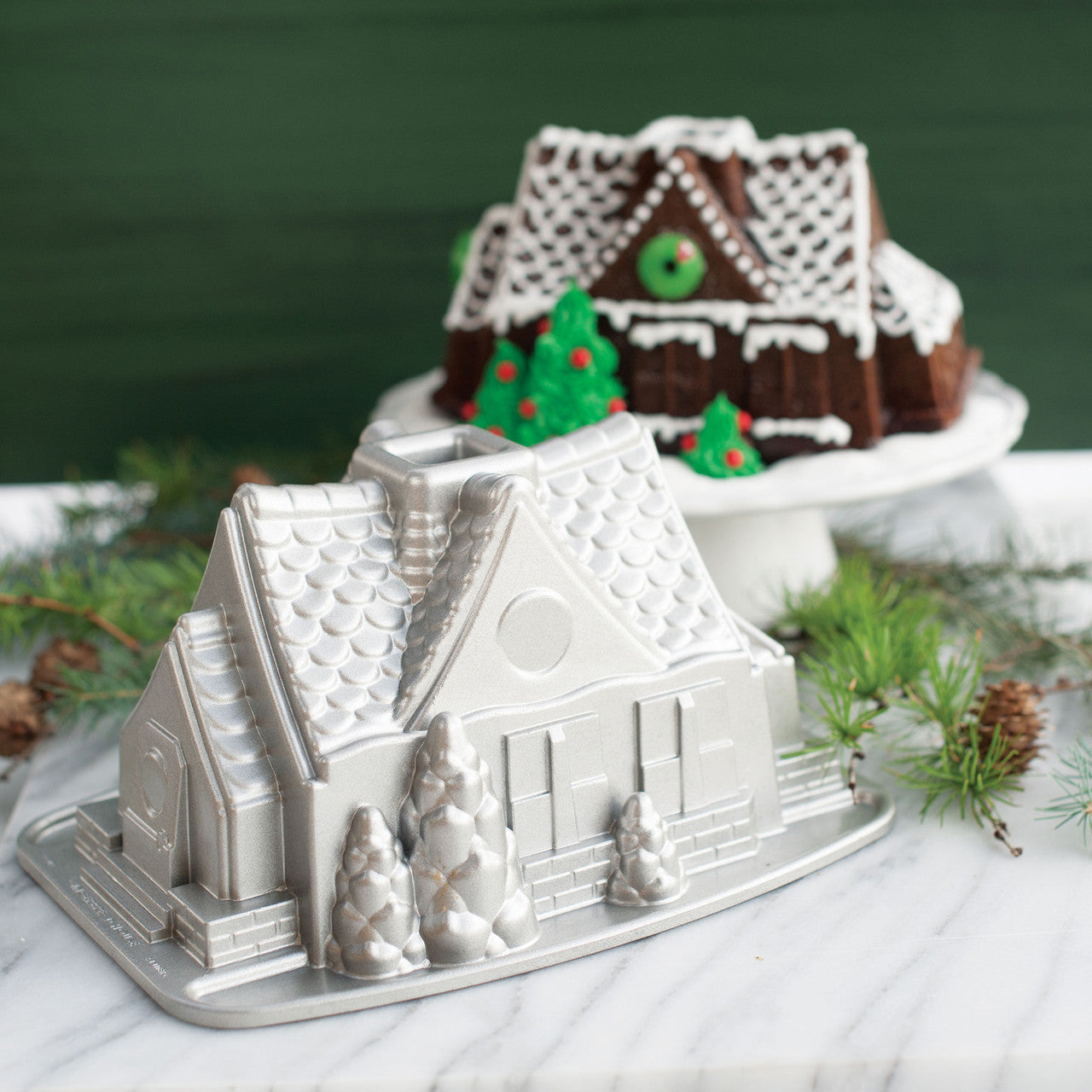 Gingerbread House Bundt Pan 20 x 26 x 13.5cm