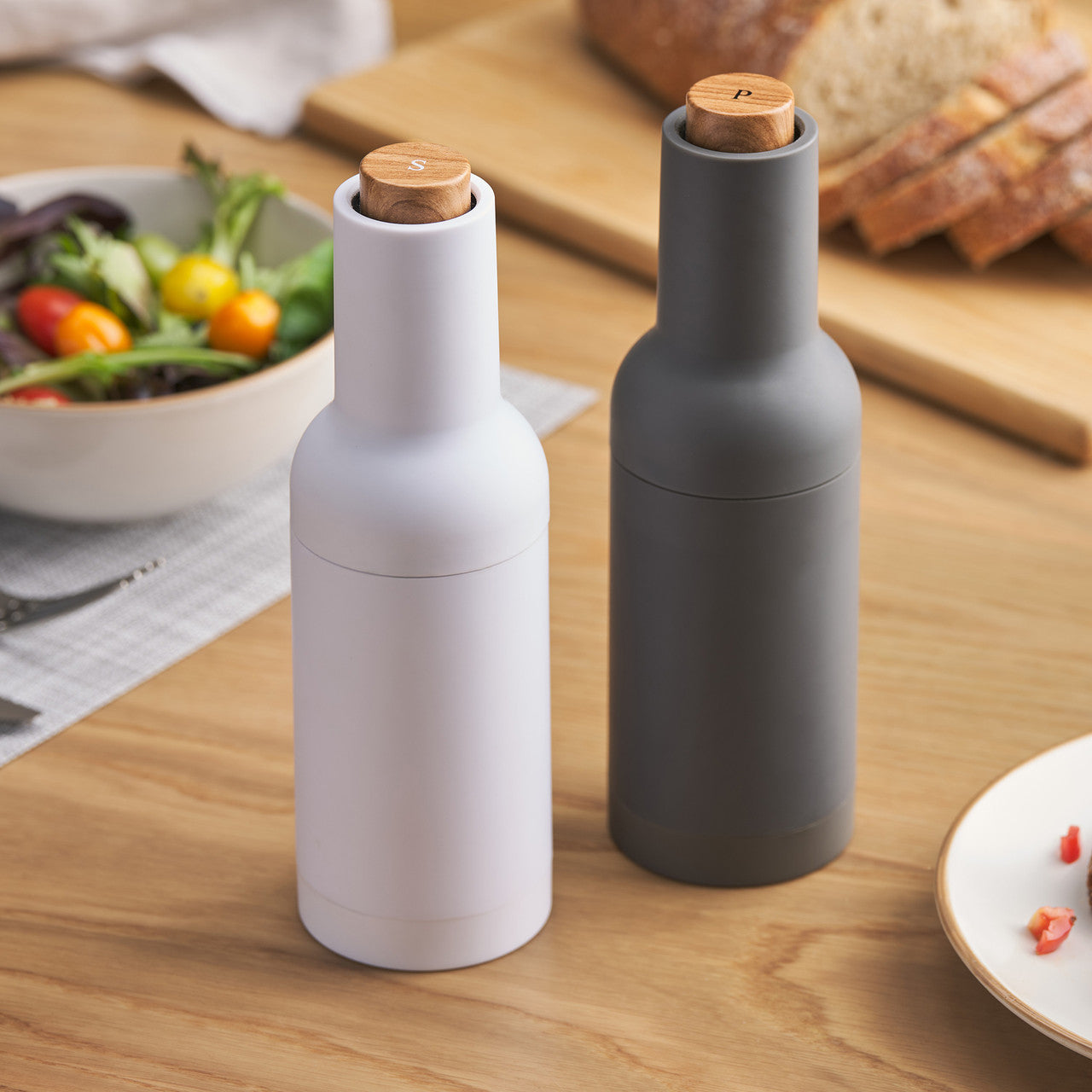 Electric Gravity Salt and Pepper Mill Set Monochrome